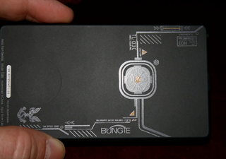 Illustration for article titled First Pics of the Zune Halo 3 Special Edition
